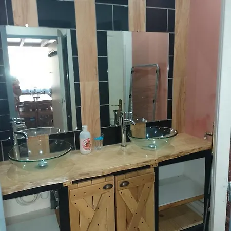 Refuge Chaleureux Pour Des En Famille